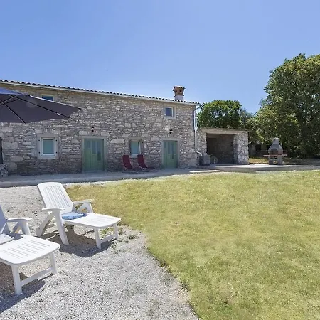 Beautiful Rustic Holiday Home With Swimming Pool In Labin * Labin (Istria)
