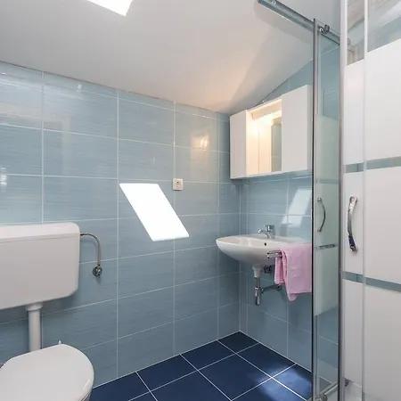 Beautiful Rustic Holiday Home With Swimming Pool In Labin Labin (Istria)