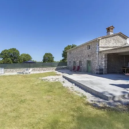 Beautiful Rustic Holiday Home With Swimming Pool In Labin * Labin (Istria)