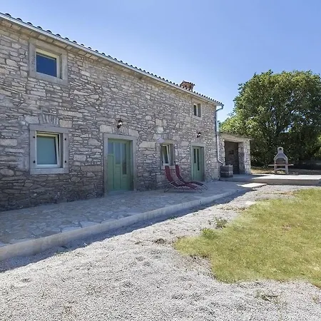 別荘 Beautiful Rustic Holiday Home With Swimming Pool In Labin