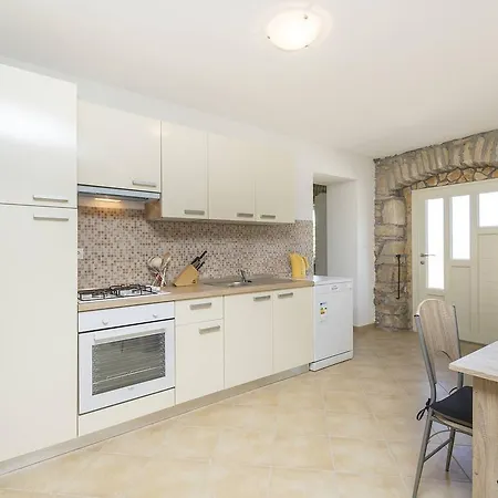 Beautiful Rustic Holiday Home With Swimming Pool In Labin * Labin (Istria)