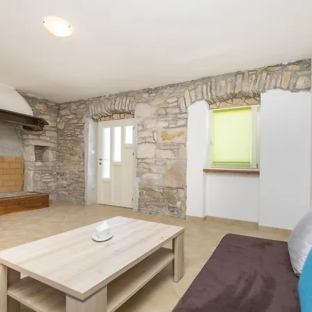 Beautiful Rustic Holiday Home With Swimming Pool In Labin